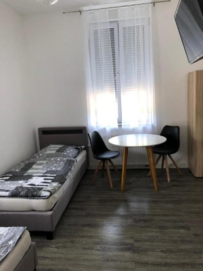 Godorfer Burg Monteuer Zimmer Wesseling Exterior foto
